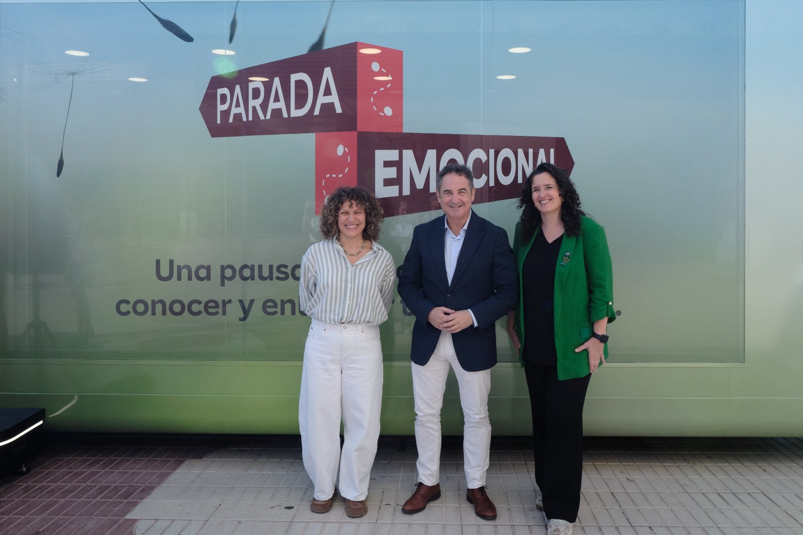 Imagen de la noticia: Málaga acoge hasta el sábado una unidad móvil con psicólogos de la campaña 'Parada emocional'