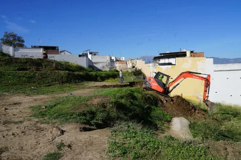 Imagen de la noticia: Coín inicia las obras de un parque de 4.500 metros frente al cuartel de la Guardia Civil