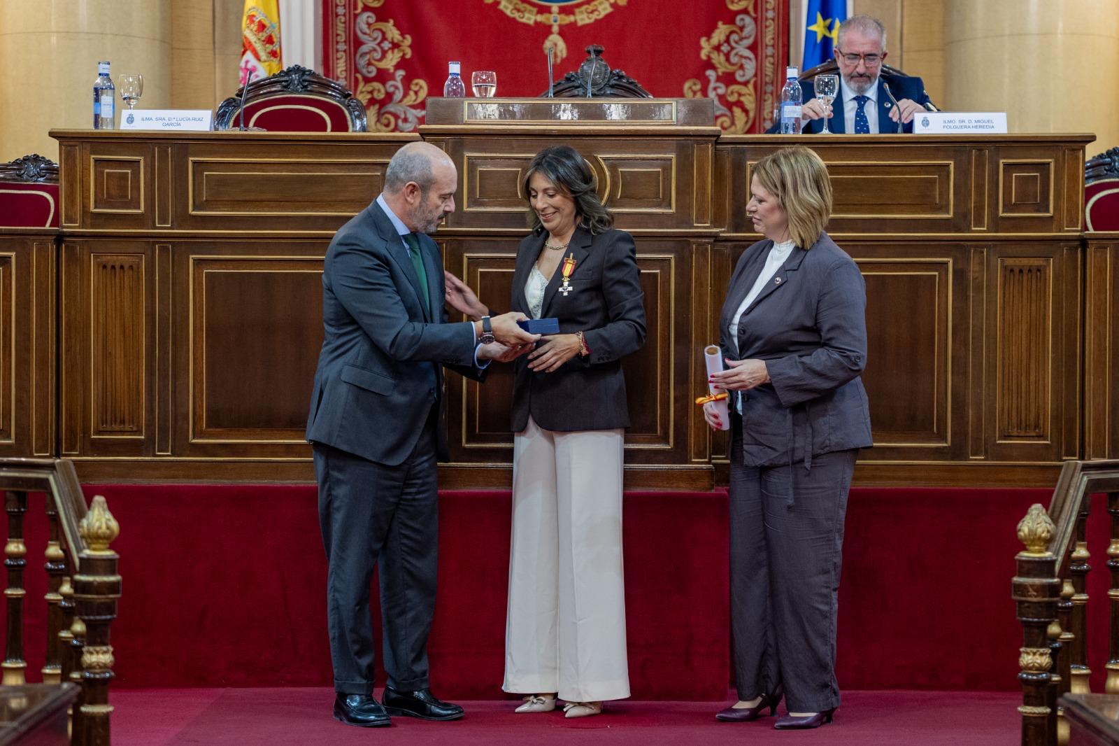 Imagen de la noticia: Ronda recibe la Cruz de la Dignidad de la AVT por su monumento a las víctimas del terrorismo