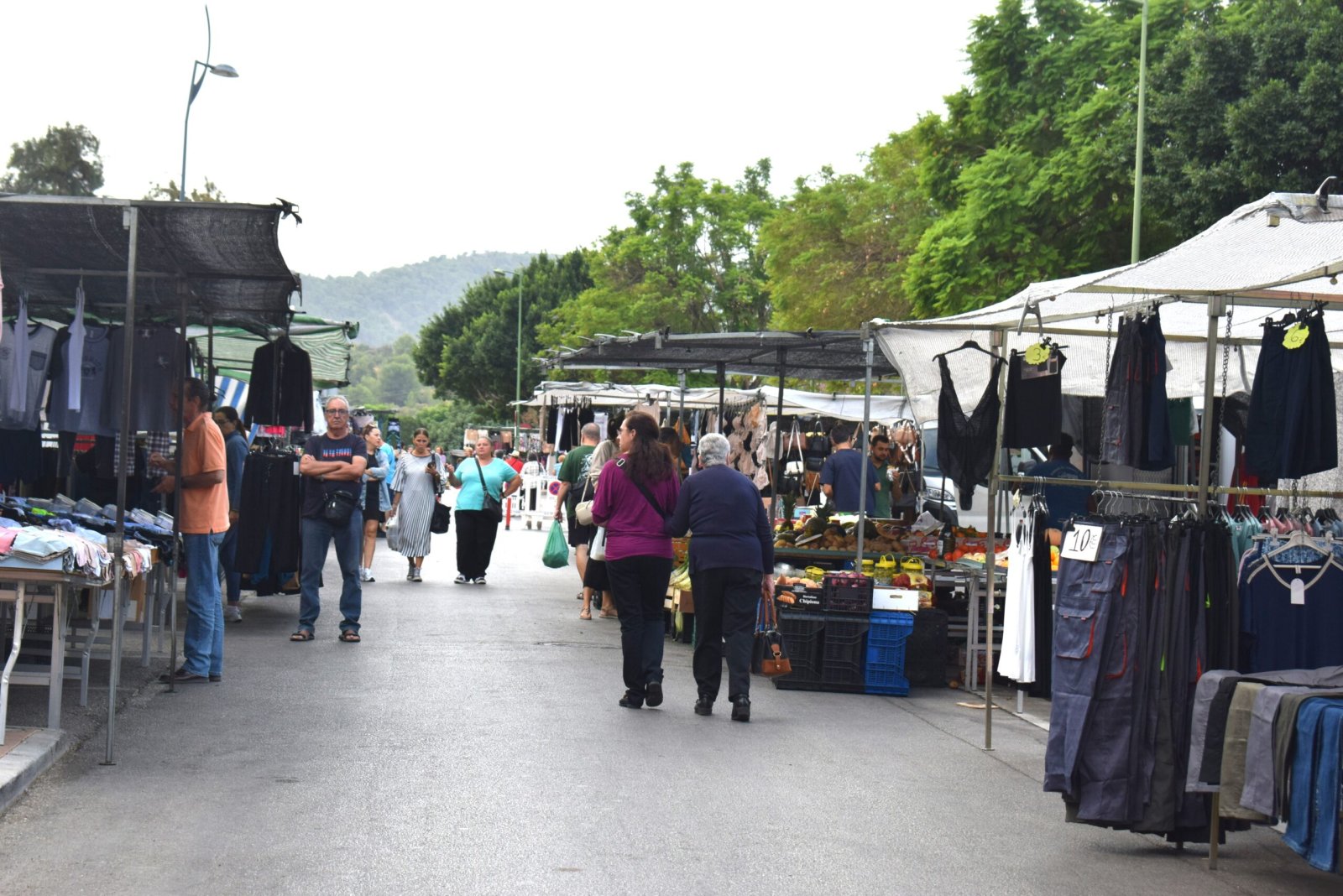 Imagen de la noticia: Alhaurín abre el trámite para renovar los 46 puestos del mercadillo de los miércoles