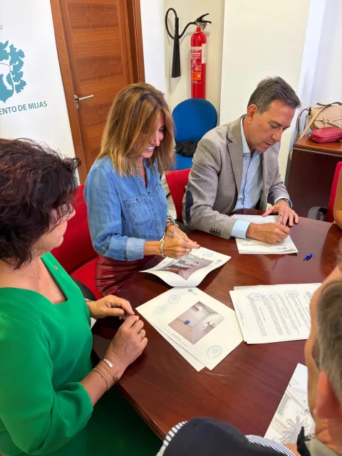 Imagen de la noticia: La AECC tendrá sede propia en La Cala durante diez años
