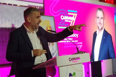 Imagen de la noticia: El Carnaval de Málaga 2027 ya tiene cartel y pregonero
