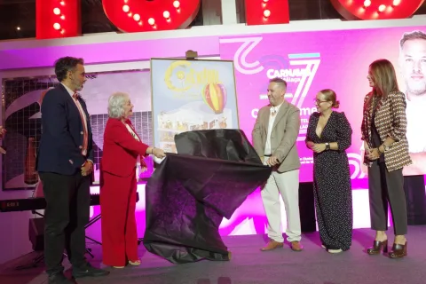 Imagen de la noticia: El Carnaval de Málaga 2027 ya tiene cartel y pregonero