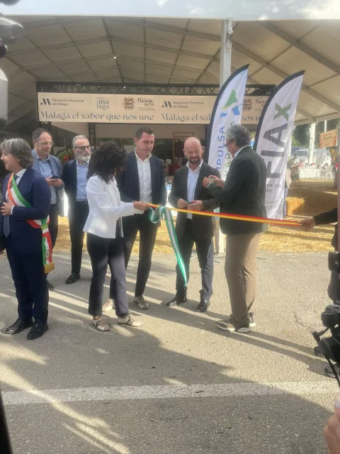 Imagen de la noticia: Impulsa Axarquía inaugura la feria FIAX en Vélez-Málaga