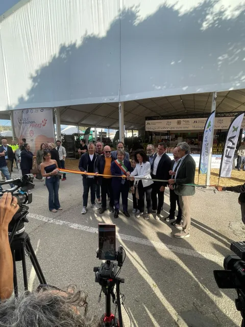 Imagen de la noticia: Impulsa Axarquía inaugura la feria FIAX en Vélez-Málaga