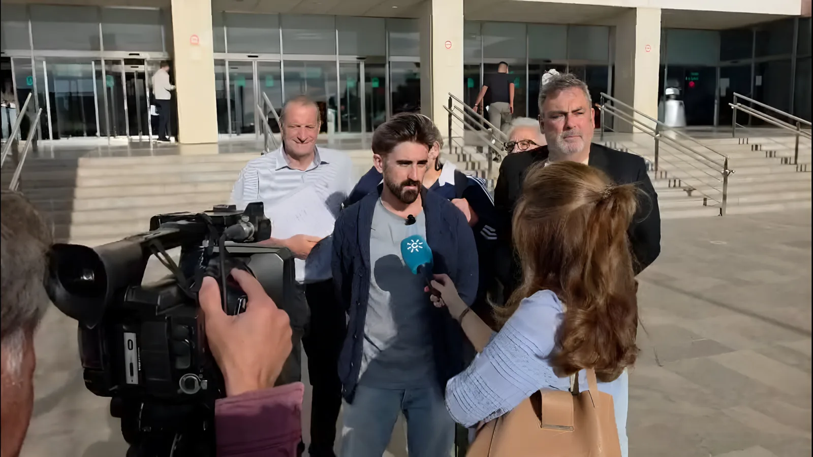Imagen de la noticia: Adelante Andalucía Málaga reúne 5.768 avales para el 29N