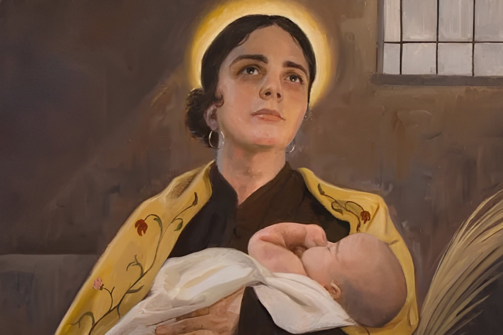 Pintura de una mujer con aureola que sostiene a un bebé envuelto en tela blanca, con una ventana al fondo.
