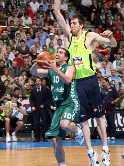 Imagen de la noticia: Unicaja y Barcelona disputan su partido 150 el domingo