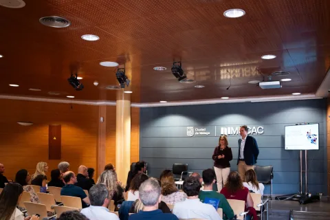 Imagen de la noticia: Una veintena de centros conoce la herramienta 'Empresas que inspiran'