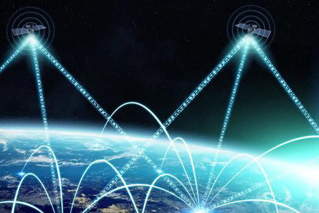 Dos satélites sobre la Tierra emiten haces luminosos hacia la superficie, con arcos de luz conectando puntos del planeta.