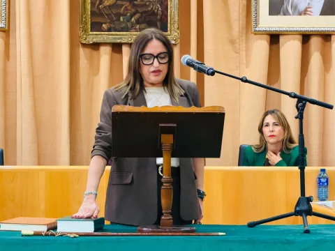 Imagen de la noticia: Claros asume la Alcaldía de Vélez-Málaga en un pleno extraordinario