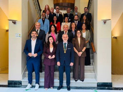 Imagen de la noticia: Claros asume la Alcaldía de Vélez-Málaga en un pleno extraordinario