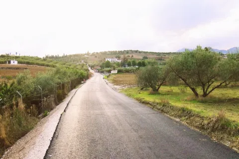 Imagen de la noticia: Abiertos al tráfico los caminos de La Trocha y Las Pontezuelas tras asfaltarlos